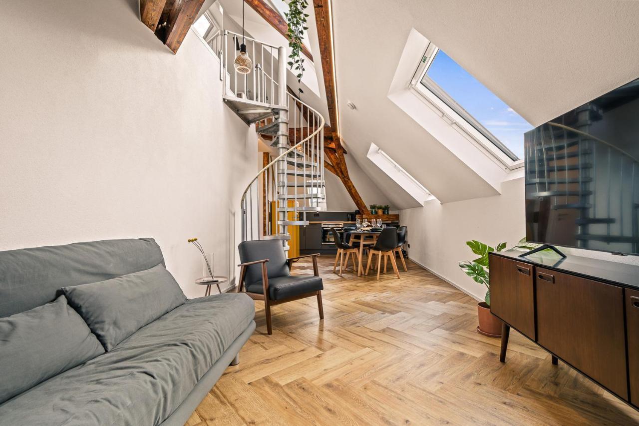 Maisonette-Wohnung Mit Freigelegtem Fachwerk Meckenbeuren Exterior photo