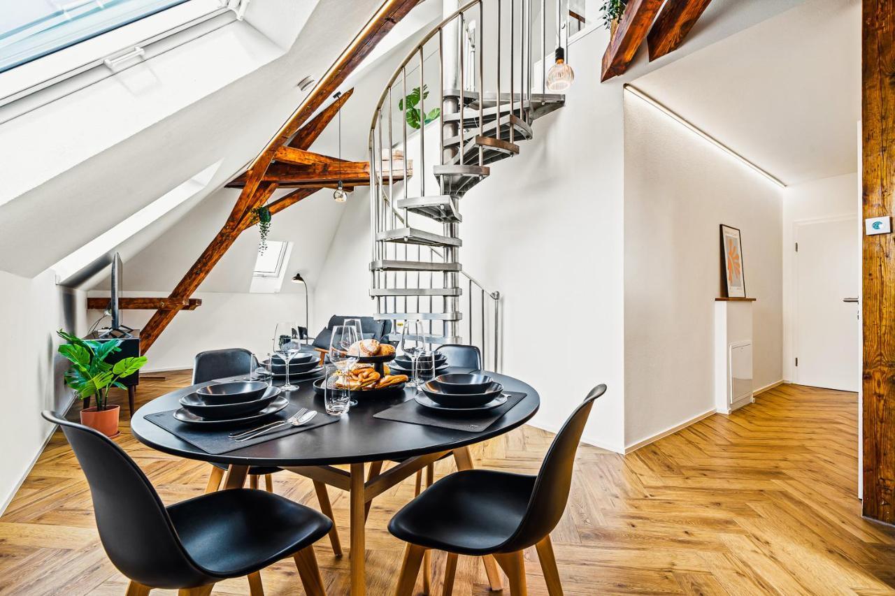Maisonette-Wohnung Mit Freigelegtem Fachwerk Meckenbeuren Exterior photo
